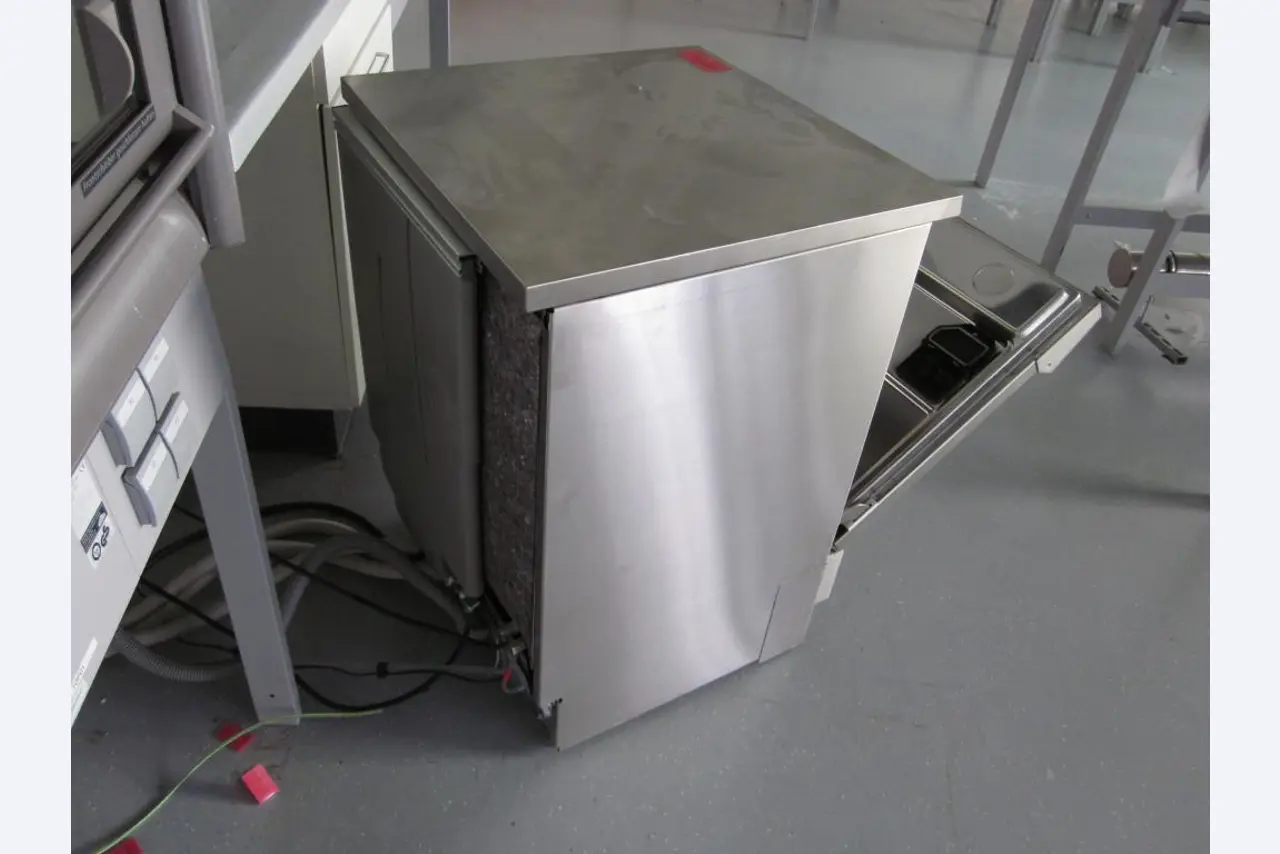 well-maintained laboratory equipment-3