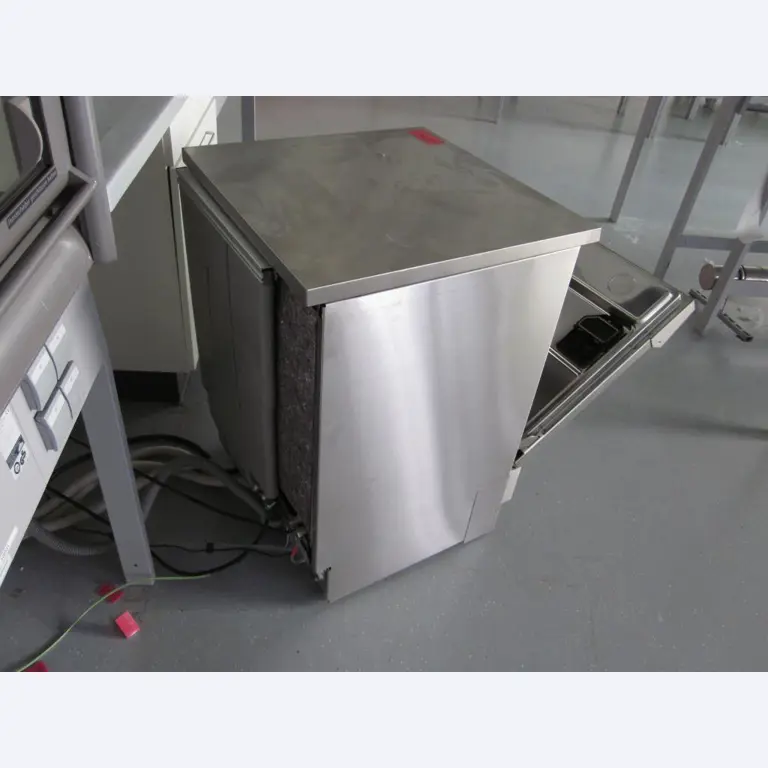 well-maintained laboratory equipment-3