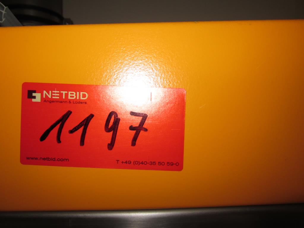 dobro vzdrževana laboratorijska oprema.-3