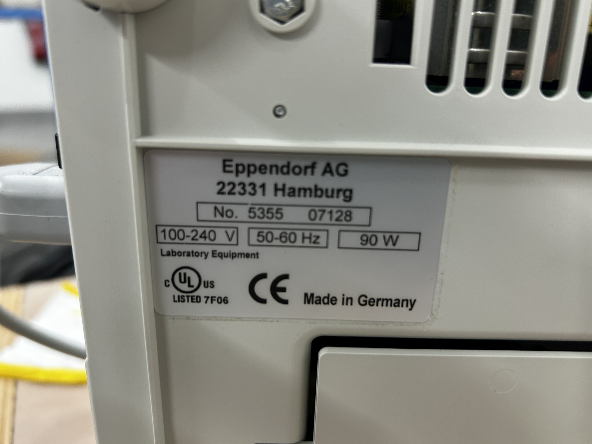hochwertige Laborgeräte eines namhaften Unternehmens-5