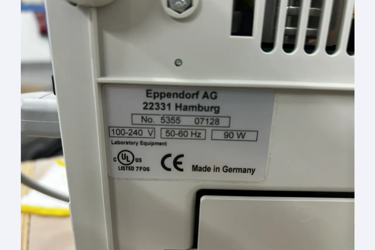 hochwertige Laborgeräte eines namhaften Unternehmens-5