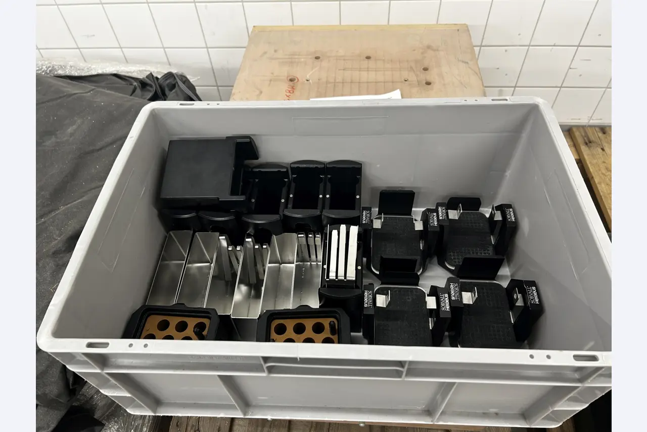 hochwertige Laborgeräte eines namhaften Unternehmens-2