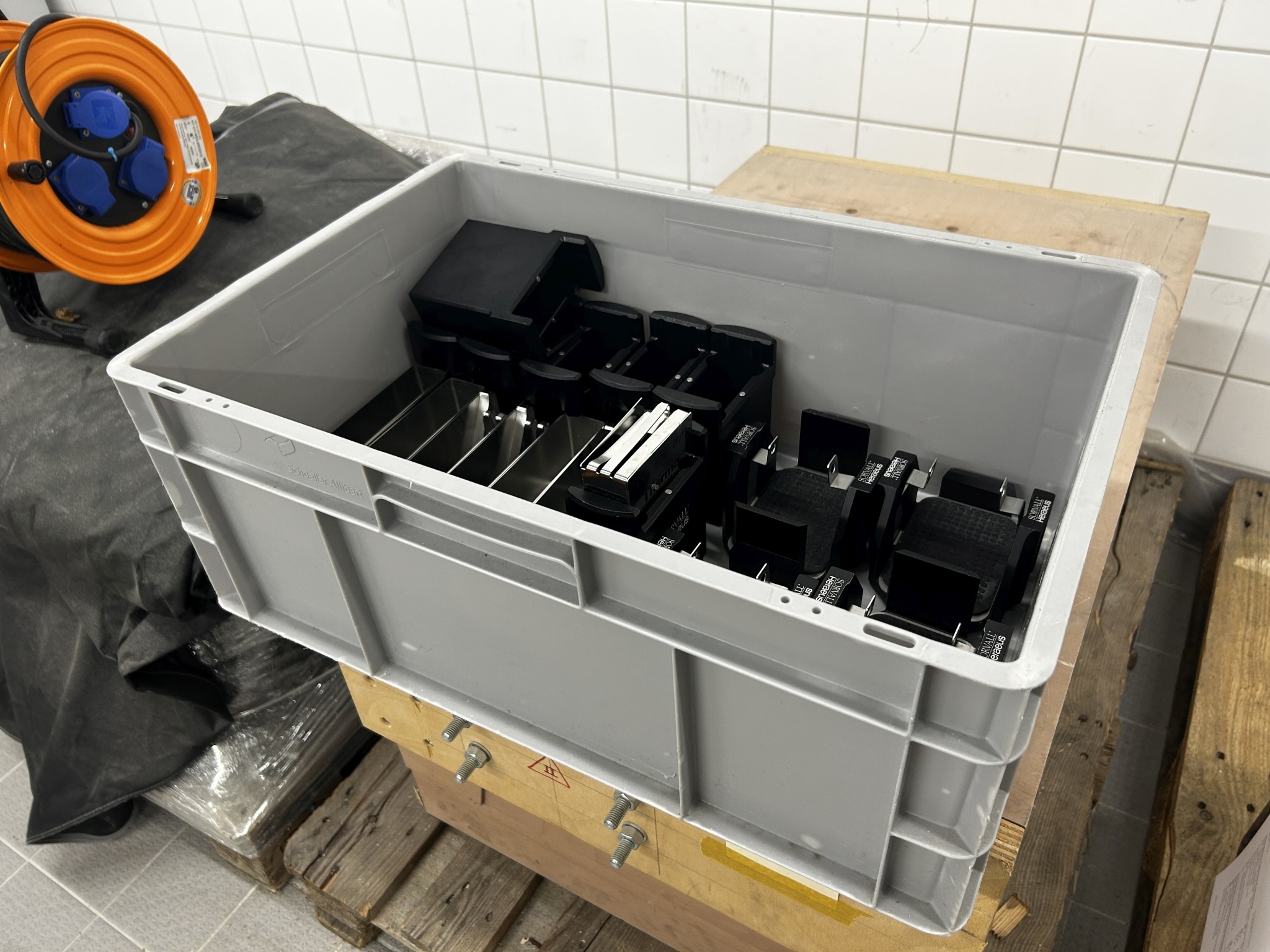 hochwertige Laborgeräte eines namhaften Unternehmens-6