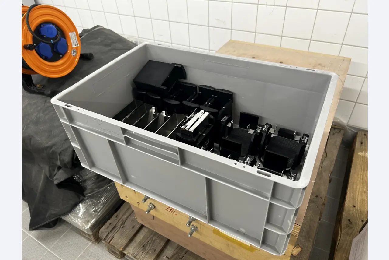 hochwertige Laborgeräte eines namhaften Unternehmens-6
