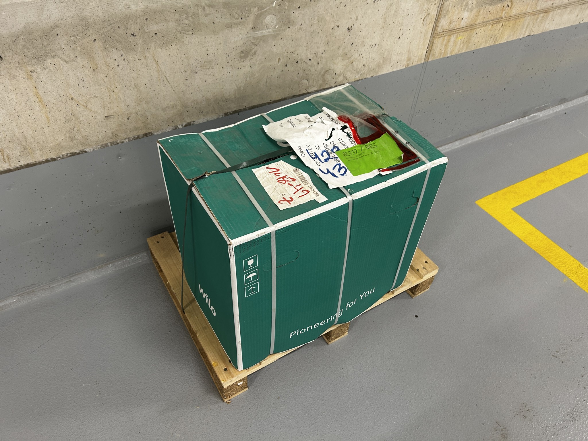 High-quality laboratory equipment from a well-known company-1