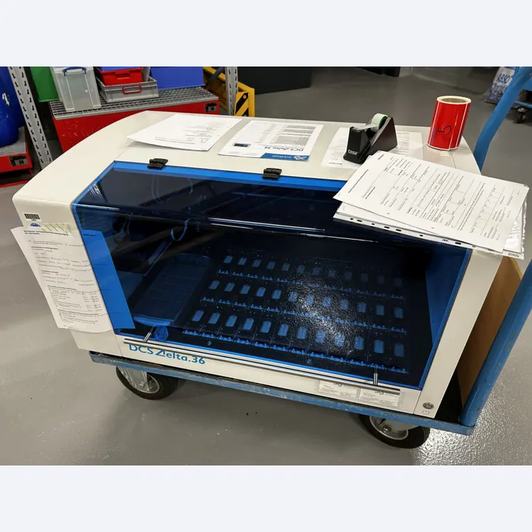 hochwertige Laborgeräte eines namhaften Unternehmens-1