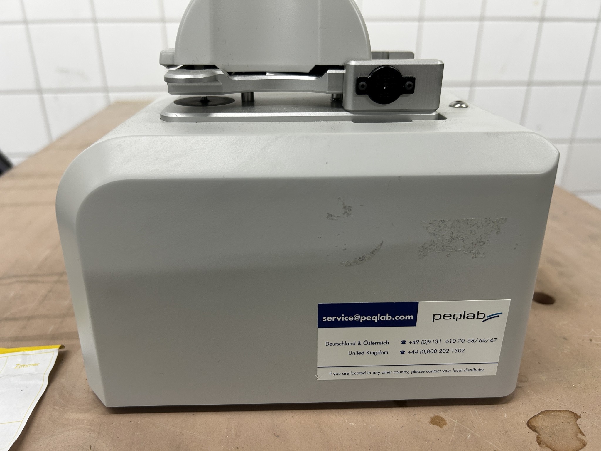 hochwertige Laborgeräte eines namhaften Unternehmens-3