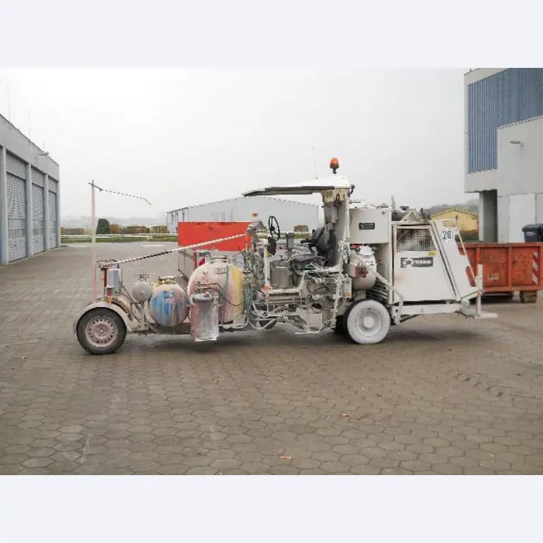 Vagões de carga em bom estado de conservação-3