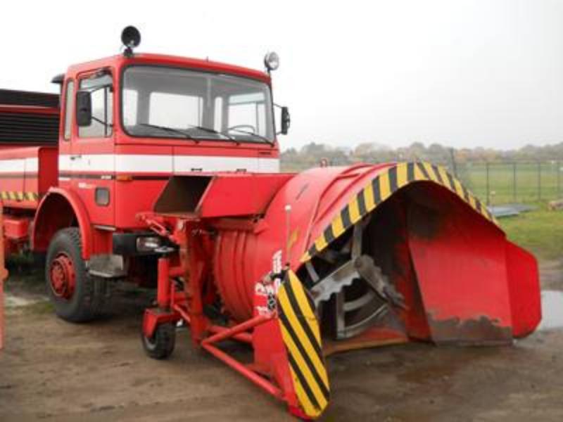 Well-maintained loader wagons-5
