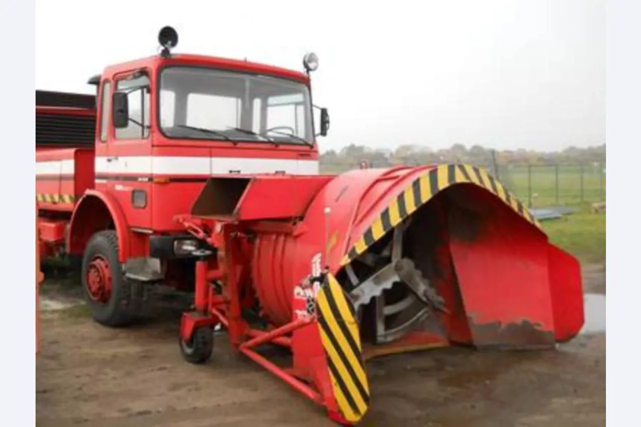 Vagões de carga em bom estado de conservação-5