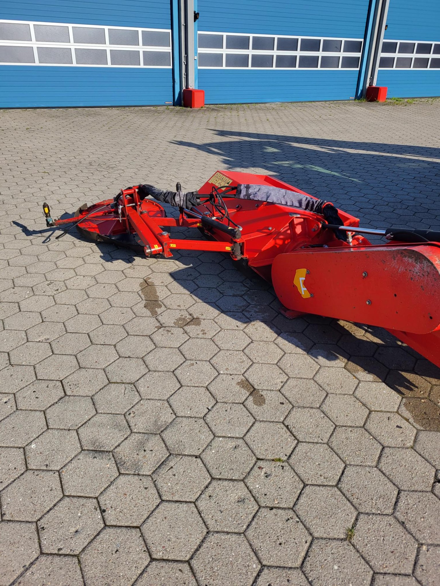 Vehicles released by Hamburg Airport-1