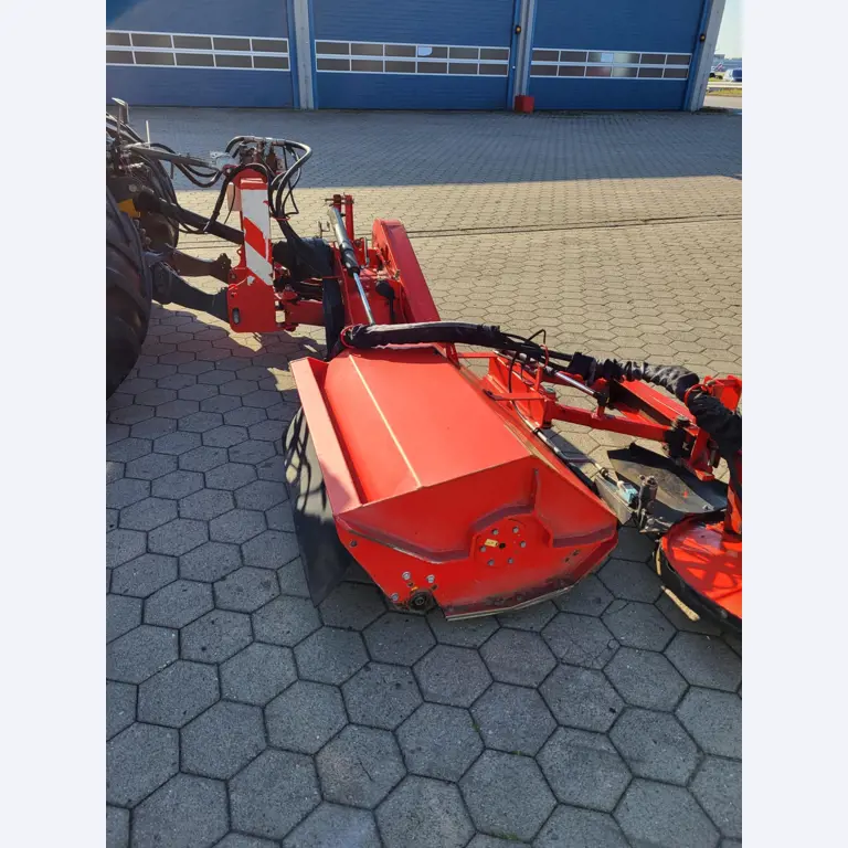 Vehicles released by Hamburg Airport-3