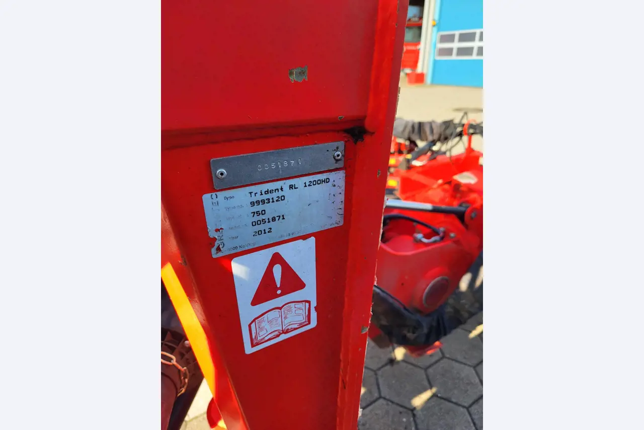 Vehicles released by Hamburg Airport-5