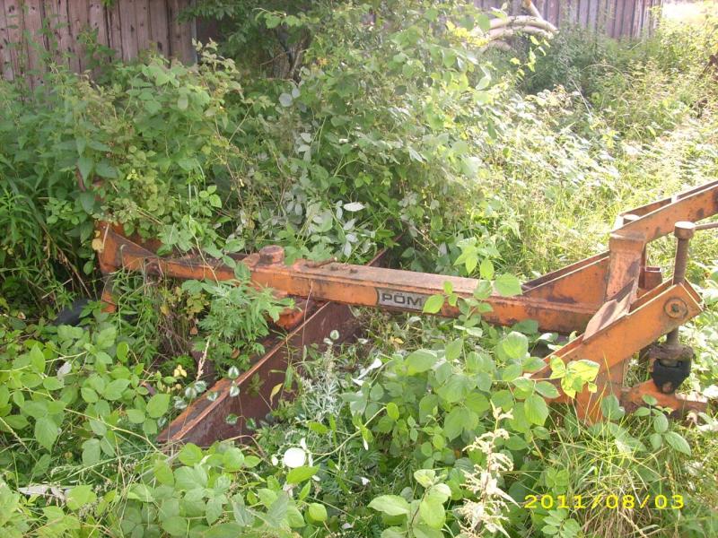 Well-maintained loader wagons-4