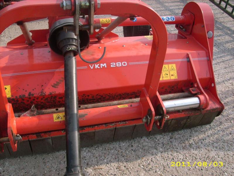 Well-maintained loader wagons-6