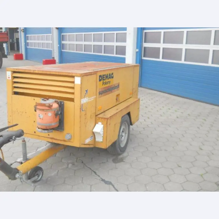 two well maintained ground handling de-icers-5