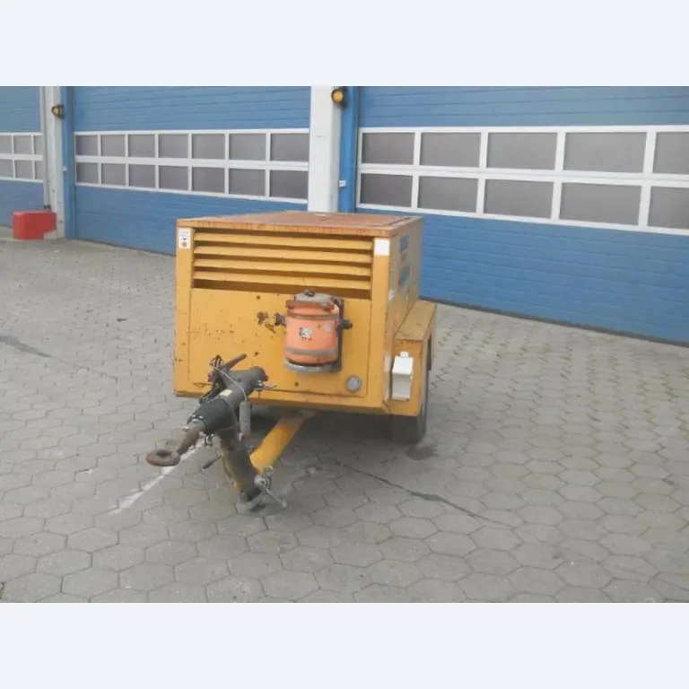 two well maintained ground handling de-icers-6