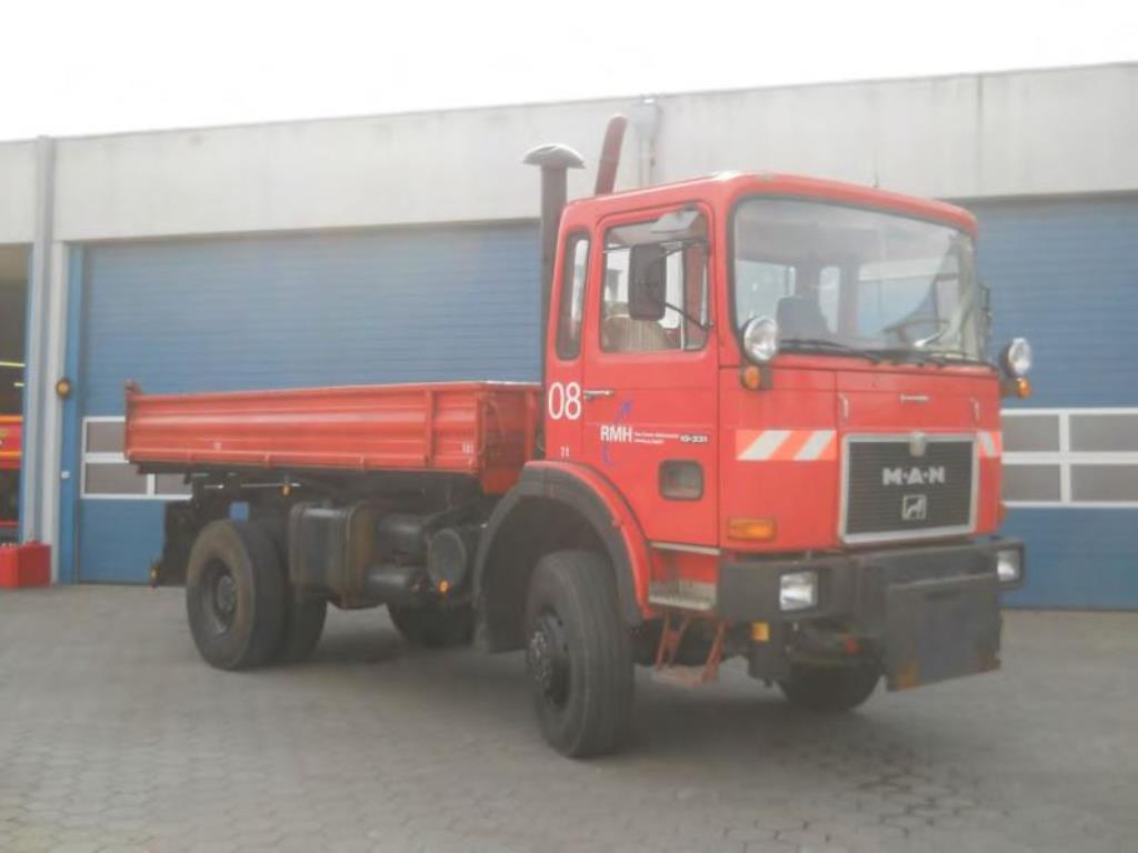 Gepflegte Ladewagen-1