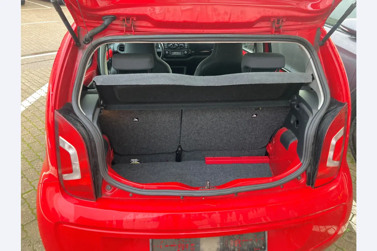 Vehículos cedidos por el aeropuerto de Hamburgo-7