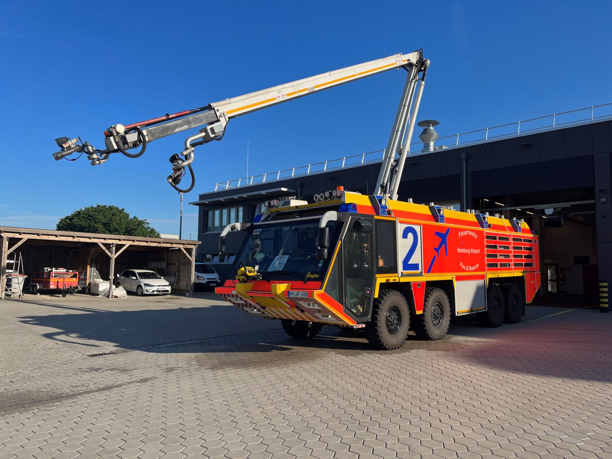 High-quality fire engines from Hamburg Airport-1