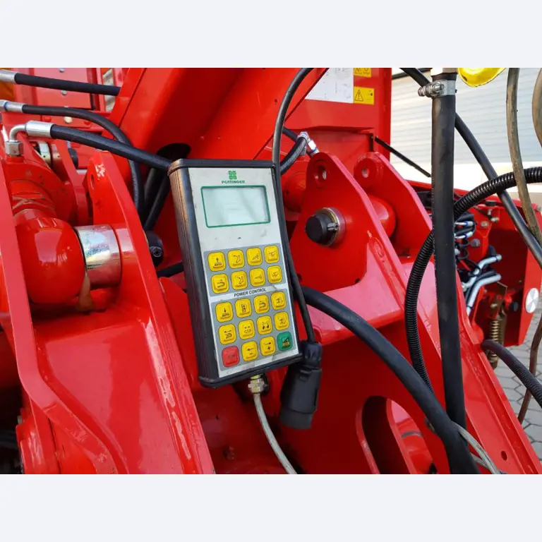 two well maintained ground handling de-icers-7