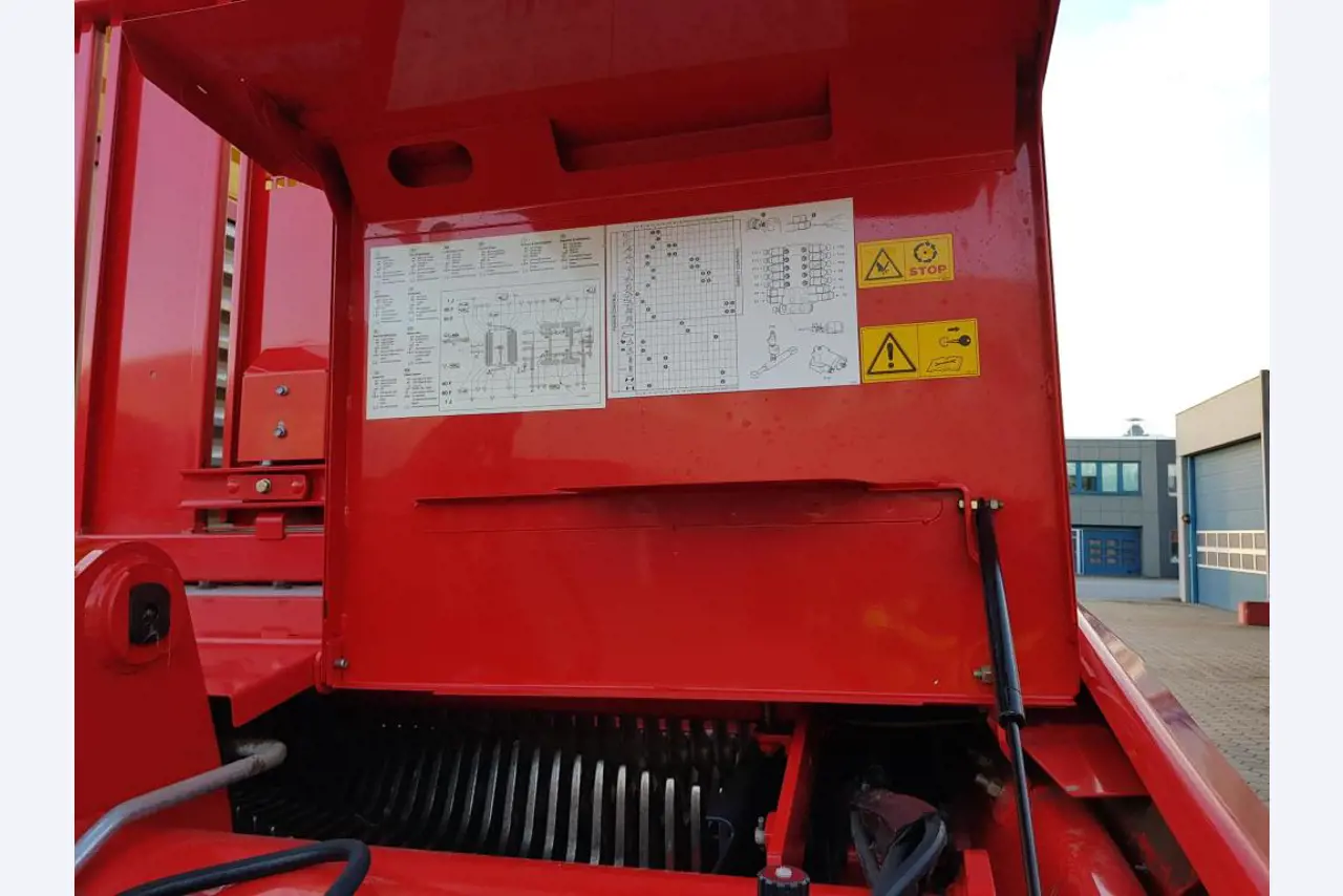 two well maintained ground handling de-icers-8