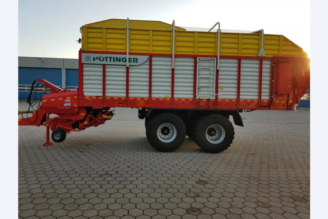 two well maintained ground handling de-icers-8