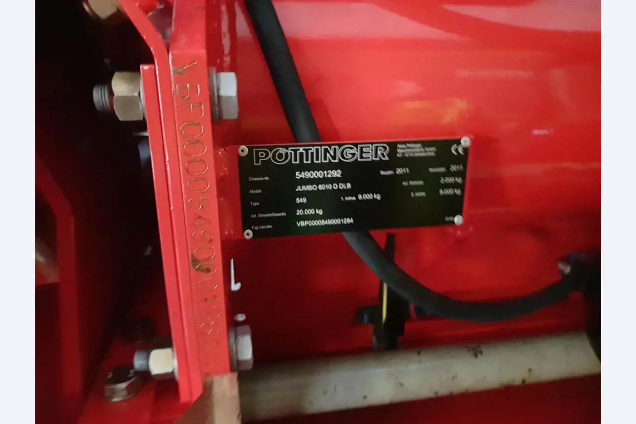 two well maintained ground handling de-icers-12