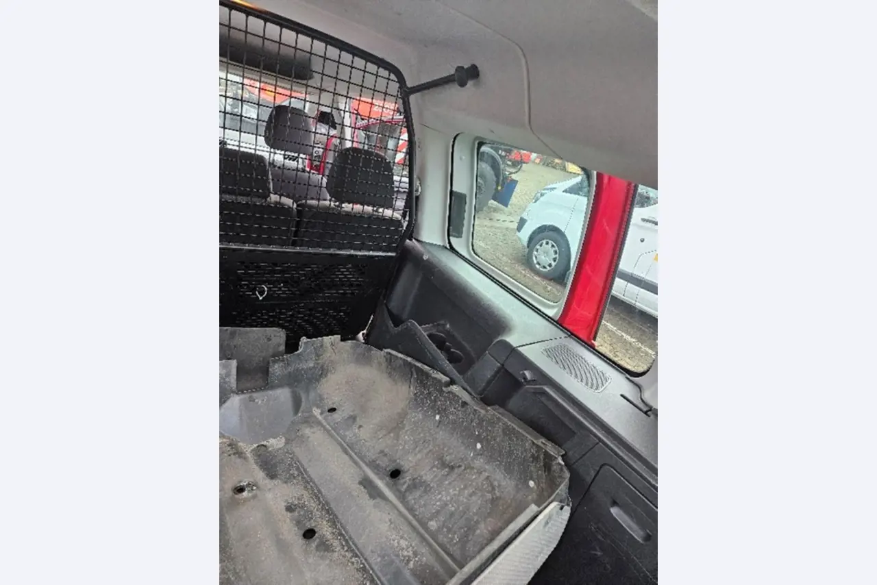 Vehículos cedidos por el aeropuerto de Hamburgo-17