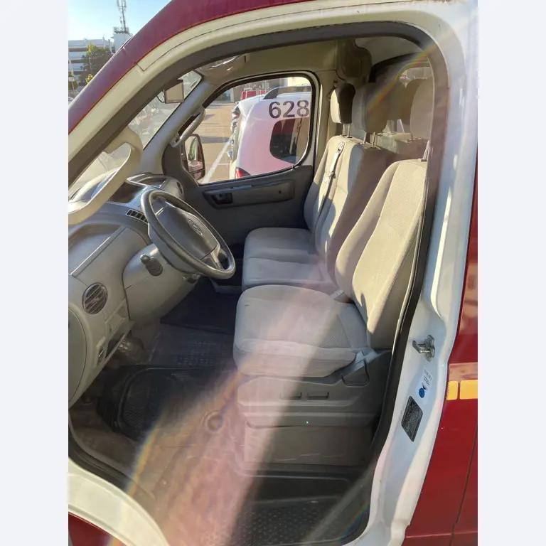 Landbouwuitrusting uit de luchthavenomgeving-11