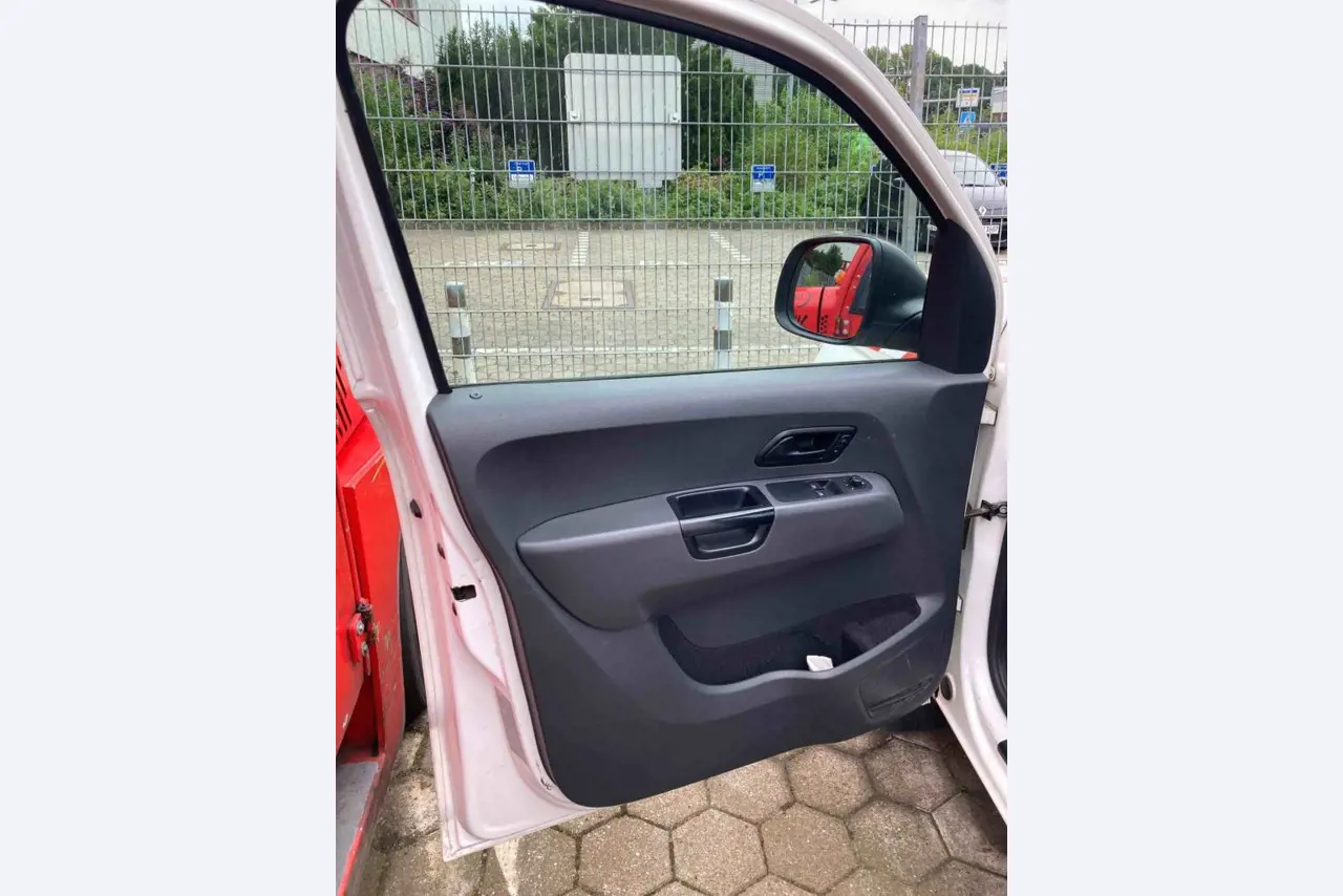 Landbouwuitrusting uit de luchthavenomgeving-12