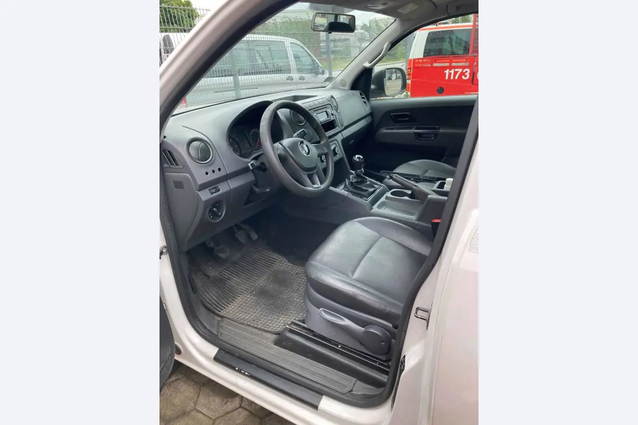 Landbouwuitrusting uit de luchthavenomgeving-13