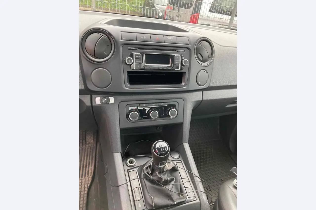 Landbouwuitrusting uit de luchthavenomgeving-15