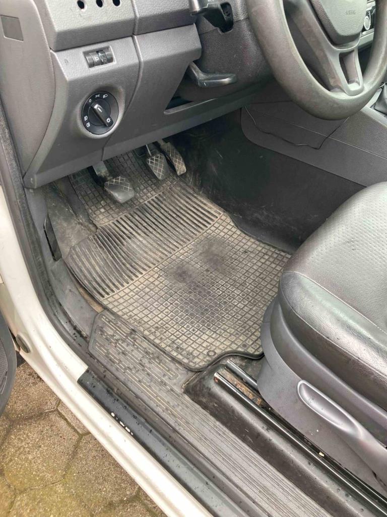 Landwirtschaftliches Gerät aus dem Flughafenumfeld-16