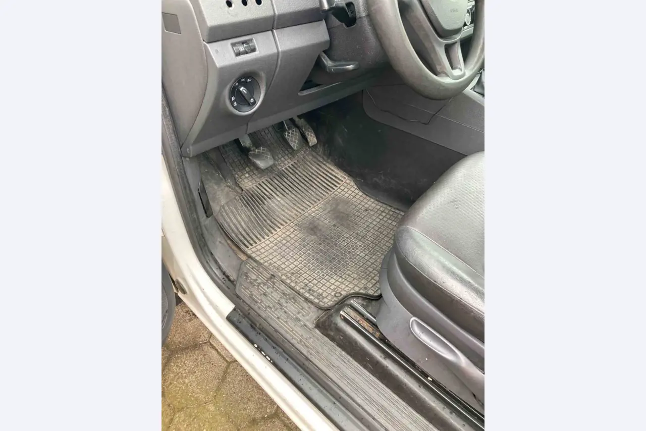 Landbouwuitrusting uit de luchthavenomgeving-16