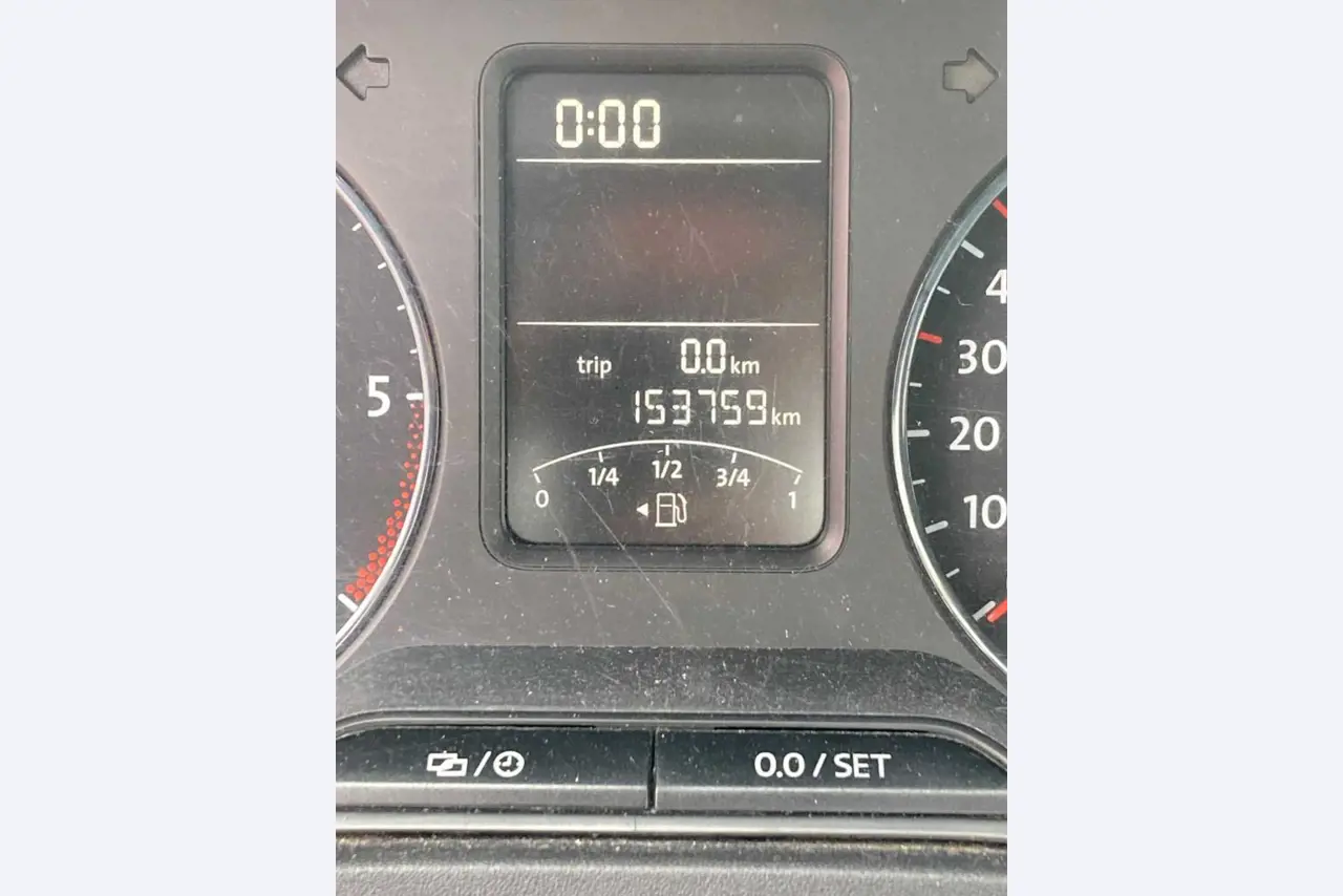 Landbouwuitrusting uit de luchthavenomgeving-18