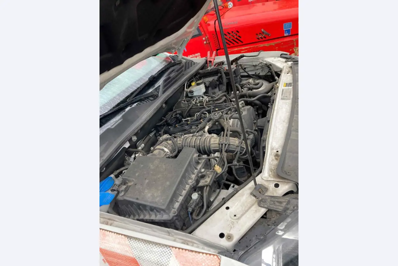 Landbouwuitrusting uit de luchthavenomgeving-20