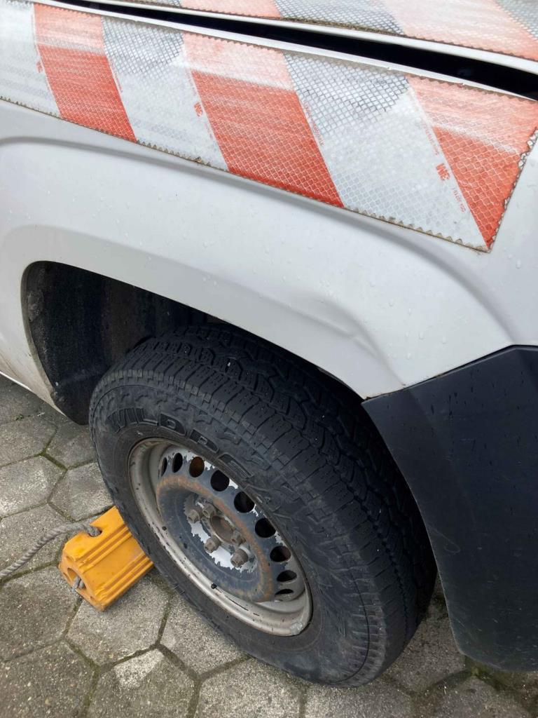 Landwirtschaftliches Gerät aus dem Flughafenumfeld-23