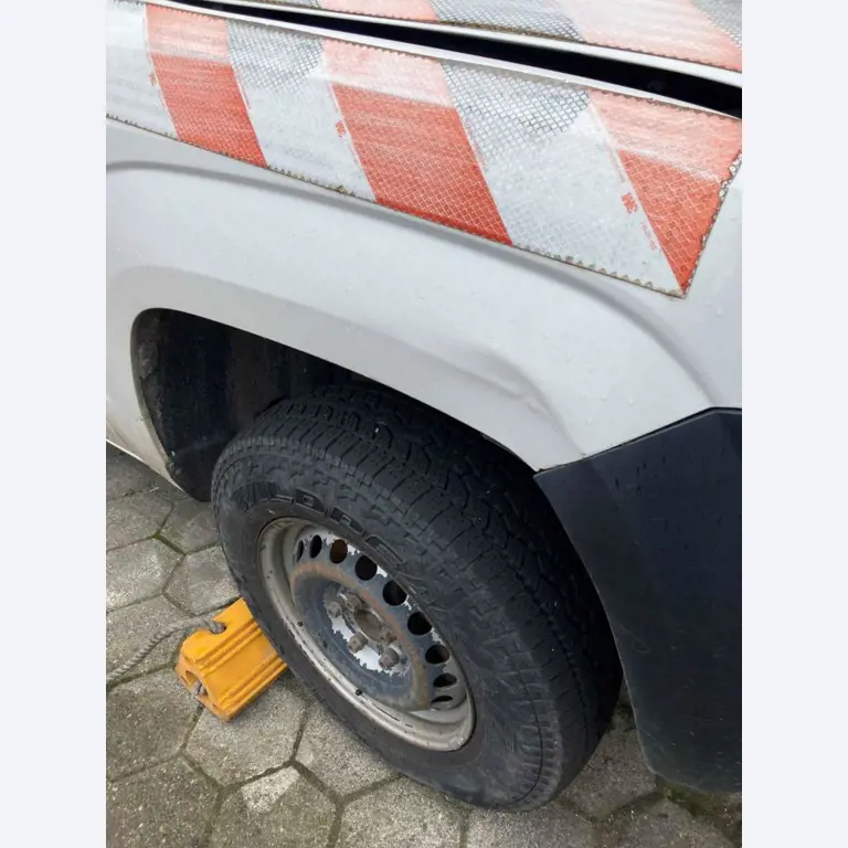 Landbouwuitrusting uit de luchthavenomgeving-23