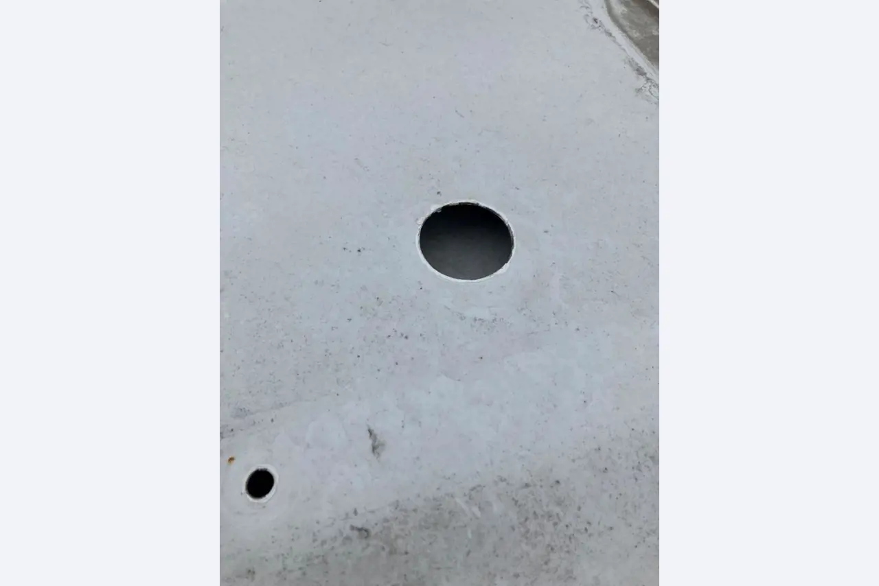 Landbouwuitrusting uit de luchthavenomgeving-25