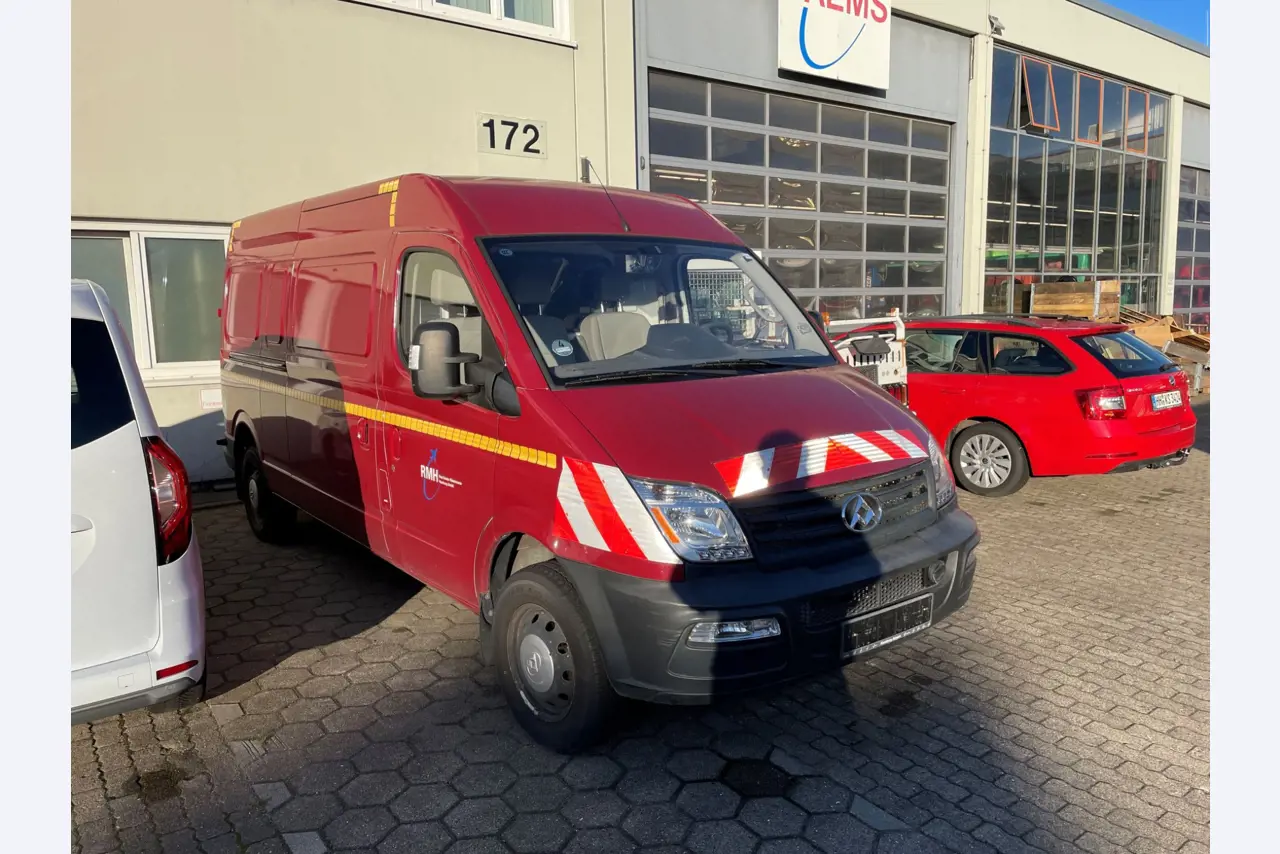 Landbouwuitrusting uit de luchthavenomgeving-1