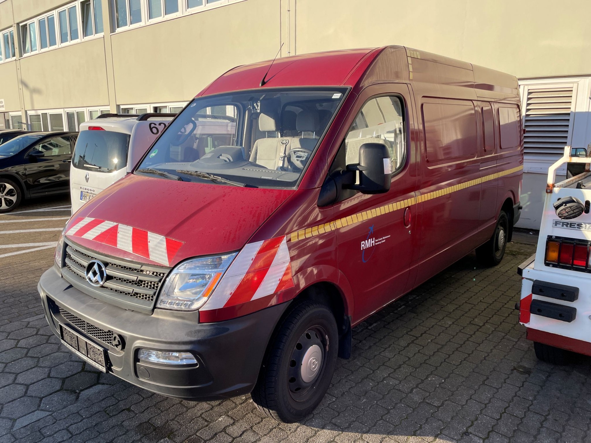 Vehicles released by Hamburg Airport-2