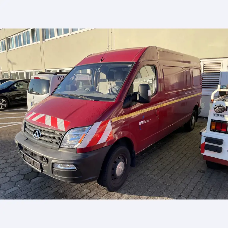 Landbouwuitrusting uit de luchthavenomgeving-3