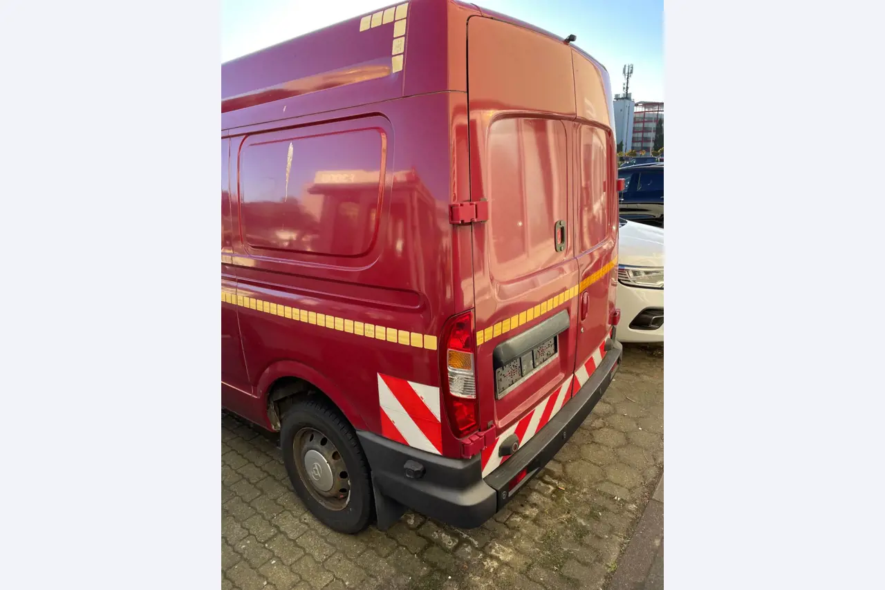 Landbouwuitrusting uit de luchthavenomgeving-4