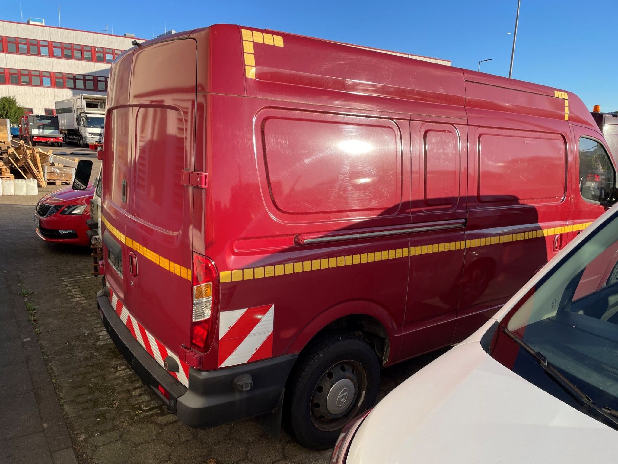 Vehicles released by Hamburg Airport-4