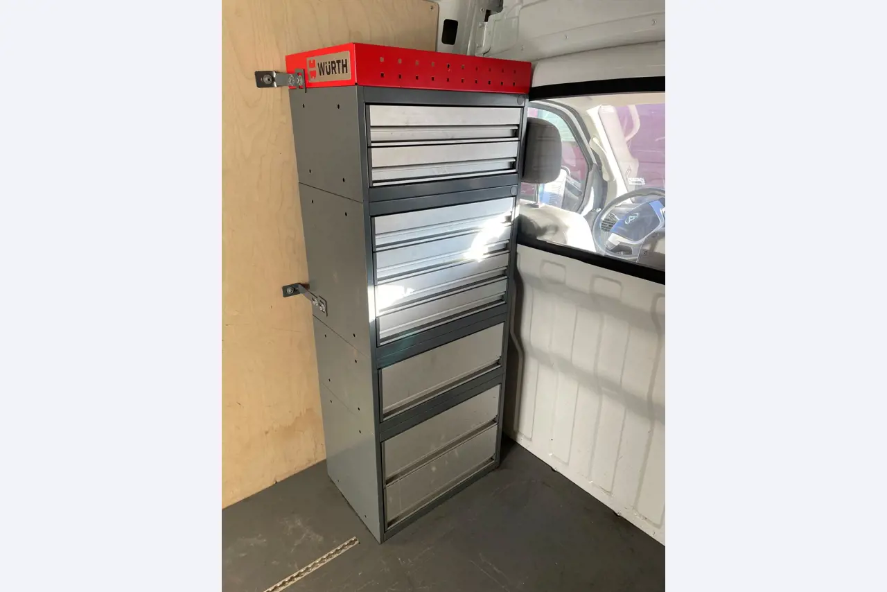 Landbouwuitrusting uit de luchthavenomgeving-7