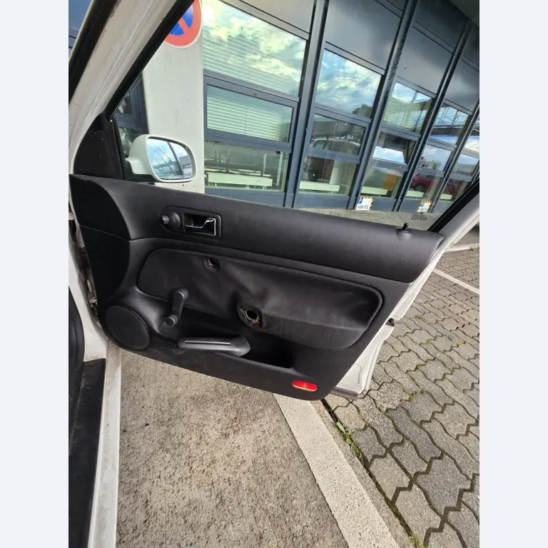 Vehículos cedidos por el aeropuerto de Hamburgo-10