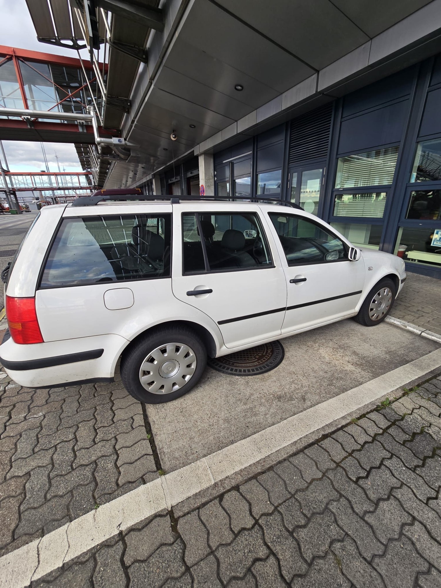 Vehículos cedidos por el aeropuerto de Hamburgo-11