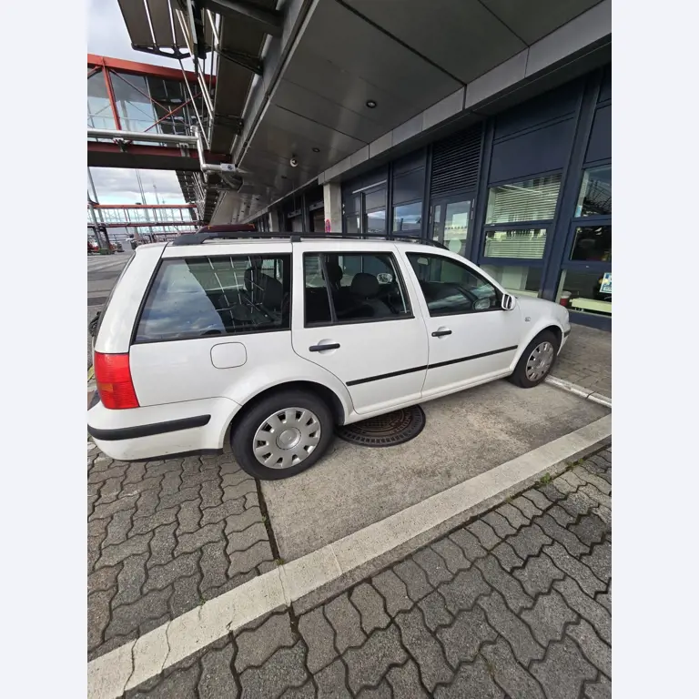 Vehículos cedidos por el aeropuerto de Hamburgo-11