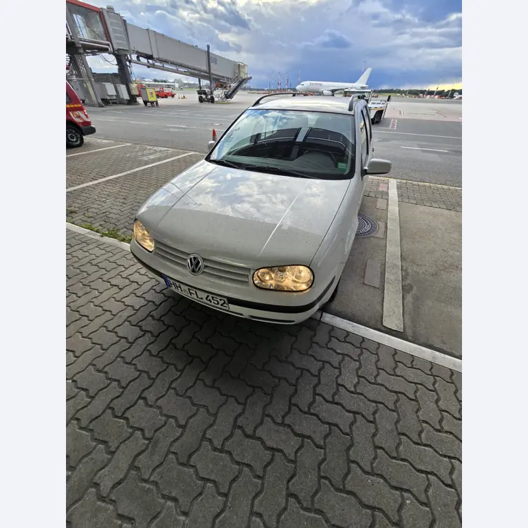 Vehículos cedidos por el aeropuerto de Hamburgo-1